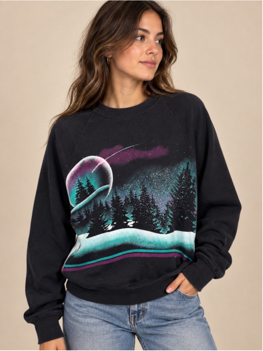 Vintage Graphic Crewneck Sweatshirt Scenic Moon Aurora Borealis /Northern Lights